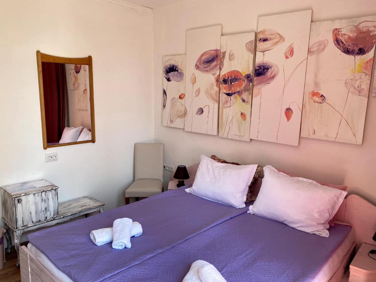 Artist'S House Hotel Tetritskaro Bagian luar foto
