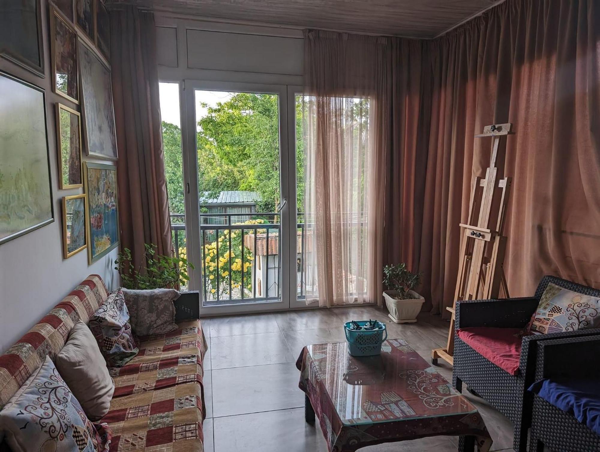 Artist'S House Hotel Tetritskaro Bagian luar foto